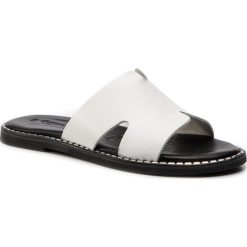 Klapki TAMARIS - 1-27135-32 White 100. Białe sandały damskie marki Tamaris, bez wzorów, z materiału. Za 169.90 zł.
