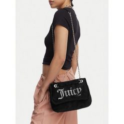 Torebka Juicy Couture. Czarne torebki do ręki damskie Juicy Couture, bez wzorów, klasyczne, bez dodatków. Za 279.99 zł.
