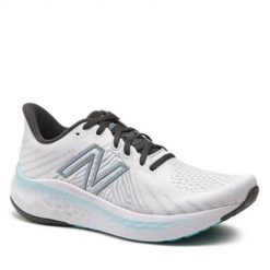 Buty do biegania damskie New Balance WVNGOCW5. Białe obuwie sportowe damskie New Balance, bez wzorów, z materiału, do biegania. Za 499.99 zł.