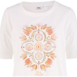Shirt z nadrukiem, okrągły dekolt bonprix biel wełny z nadrukiem. Bluzki damskie bonprix. Za 34.99 zł.