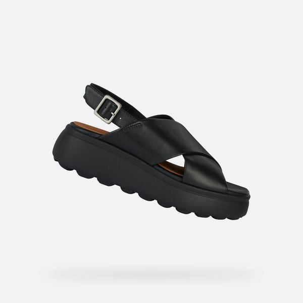 Sandały GEOX D SPHERICA EC4.1 S Czarny. Czarne sandały damskie Geox, bez wzorów, ze skóry, bez obcasa, bez zapięcia. Za 299.99 zł.