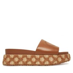 Klapki Liu Jo. Brązowe klapki damskie Liu Jo, bez wzorów, bez obcasa. Za 379.99 zł.