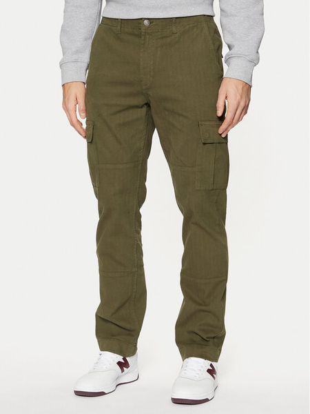 Guess Spodnie materiałowe M4BB39 WGC21 Zielony Regular Fit. Zielone spodnie materiałowe męskie Guess, m, z aplikacjami, z bawełny. Za 249.99 zł.