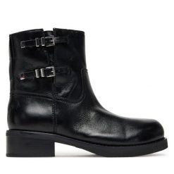 Botki MICHAEL Michael Kors. Czarne botki damskie MICHAEL Michael Kors, bez obcasa, na płaskiej podeszwie, bez zapięcia. Za 899.99 zł.