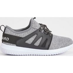 Buty sportowe - Szary. Szare obuwie sportowe damskie Sinsay. W wyprzedaży za 39.99 zł.