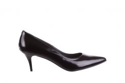 Czółenka Bayla-056 1595-1278 Czarne, Skóra naturalna - 36. Czarne czółenka damskie Bayla, bez wzorów, ze skóry, eleganckie, bez obcasa, na szpilce, bez zapięcia. W wyprzedaży za 179.10 zł.