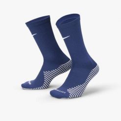 Skarpety Piłkarskie Unisex Dla Dorosłych Strike DriFIT. Niebieskie skarpety męskie Nike, bez wzorów, z bawełny. Za 49.99 zł.