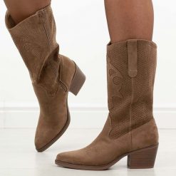 Beżowe ażurowe kozaki damskie, kowbojki Evento 9450. Brązowe kozaki damskie eVento, z jeansu, bez obcasa, na obcasie. Za 259.00 zł.