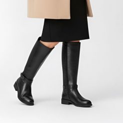 Kozaki damskie Filippo, wysoka cholewka i płaski obcas bez ocieplenia, czarne, DKZ7331-25-BK. Czarne kozaki damskie Filippo, z materiału, przed kolano, bez obcasa, na obcasie. Za 195.99 zł.