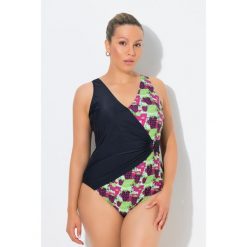 Damskie Strój kąpielowy efekt kopertowy miękkie miseczki ozdobna sprzączka. Czarne kostiumy jednoczęściowe damskie Ulla Popken, plus size, bez wzorów, z elastanu, sportowe, plus size. Za 239.99 zł.