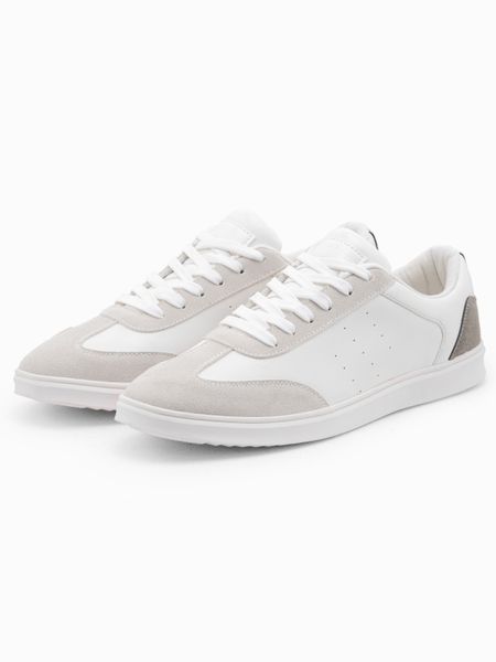 Casualowe męskie buty sneakersy OLDSCHOOL – białe V3. Białe buty sportowe męskie Ombre Clothing, z gumy, bez zapięcia. W wyprzedaży za 79.99 zł.