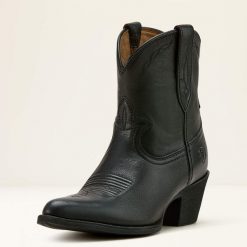 Damskie buty do jazdy konnej Ariat Maggie J Toe. Czarne obuwie sportowe damskie Ariat, bez wzorów, do jazdy konnej. Za 682.00 zł.