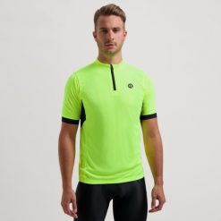 Koszulka rowerowa męska Rogelli Core z krótkim rękawem. Czarne koszulki sportowe męskie Rogelli, na lato, m, bez wzorów, z materiału, bez kołnierzyka, bez ramiączek, na fitness i siłownię. Za 146.00 zł.