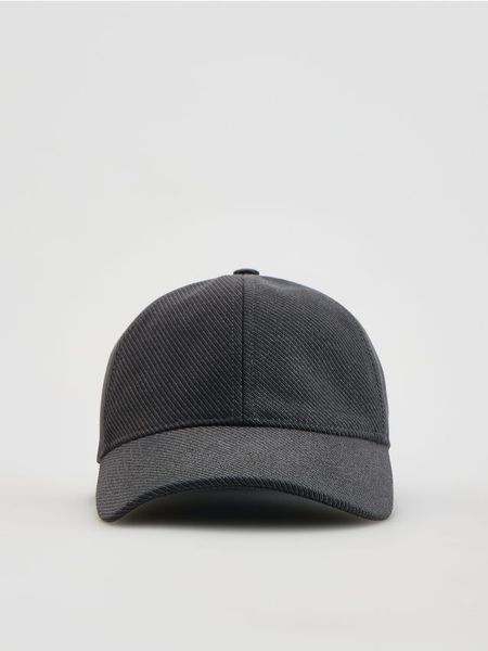 Czapka baseball - ciemnoszary. Szare czapki i kapelusze męskie Reserved, bez wzorów. W wyprzedaży za 45.99 zł.