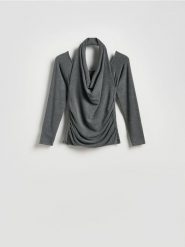 Bluzka z ozdobnym dekoltem - ciemnoszary. Szare bluzki damskie Reserved, l, bez wzorów, z dzianiny, bez kołnierzyka, bez ramiączek. Za 89.99 zł.