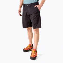 Spodenki trekkingowe męskie Rip Curl Travellers Walkshort. Czarne szorty męskie Rip Curl, m, bez wzorów, z bawełny. Za 83.99 zł.