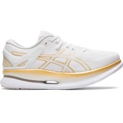 Buty do biegania damskie Asics 1012A130100. Białe obuwie sportowe damskie Asics, do biegania. Za 1,011.00 zł.