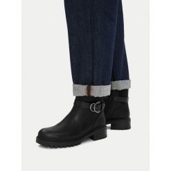 Botki JENNY. Czarne botki damskie Jenny, bez obcasa, na płaskiej podeszwie, bez zapięcia. Za 159.99 zł.