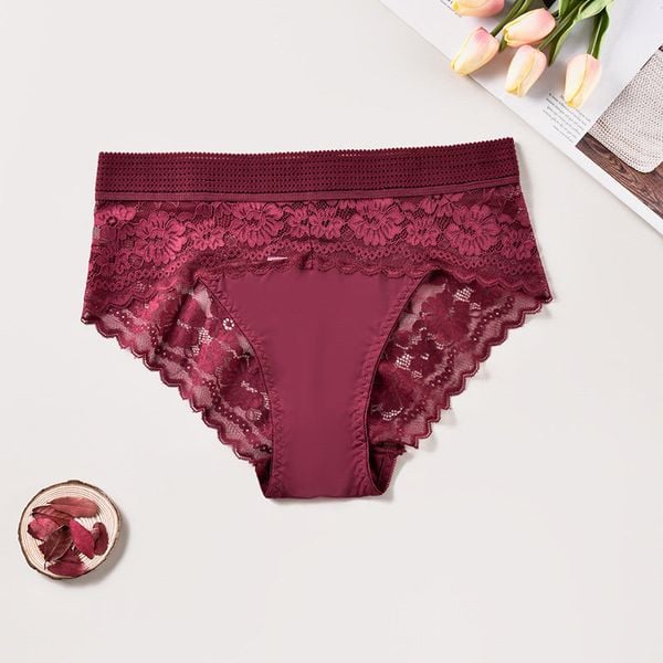 Figi z koronkowym pasem na co dzień i okazje Trautlind. Brązowe figi damskie Intica, uniwersalny, bez wzorów, z koronki. Za 69.00 zł.