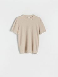 Sweter z krótkim rękawem - beżowy. Brązowe swetry przez głowę męskie Reserved, l, bez wzorów, z dzianiny, bez kołnierzyka. W wyprzedaży za 65.99 zł.