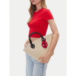 Torebka DeeZee. Brązowe torebki do ręki damskie DeeZee, bez wzorów, klasyczne, bez dodatków. Za 149.99 zł.