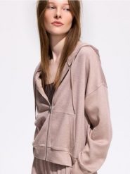 Bluzka z modalem - beżowy. Brązowe bluzki damskie Reserved, l, bez wzorów, z dzianiny, bez kołnierzyka, bez ramiączek. Za 139.99 zł.
