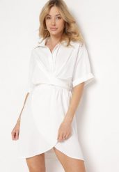 Biała Sukienka Menelous. Białe sukienki damskie Born2be, l, bez wzorów, eleganckie, bez kołnierzyka, bez ramiączek, mini, kopertowe. Za 129.99 zł.