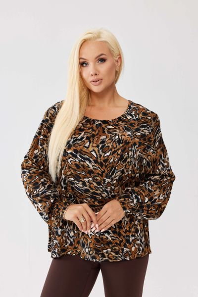 Klasyczna wiskozowa bluzka Savanna Brown z motywem zwierzęcego printu PLUS SIZE XXL OVERSIZE JESIEŃ. Brązowe bluzki damskie Moda Size Plus Iwanek, plus size, bez wzorów, z materiału, eleganckie, bez kołnierzyka, plus size, bez ramiączek. Za 199.90 zł.