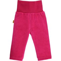 Spodnie w kolorze różowym. Spodenki niemowlęce marki Steiff. W wyprzedaży za 32.95 zł.