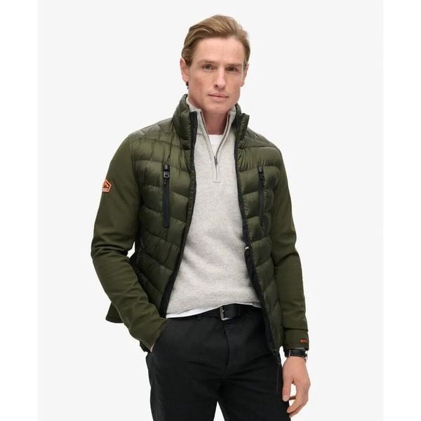 Kurtka softshell hybridowa Superdry Storm. Zielone kurtki męskie Superdry., l, bez wzorów, z materiału, eleganckie, bez kaptura. Za 501.35 zł.