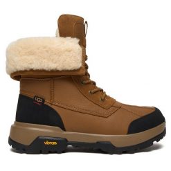 Śniegowce Ugg. Brązowe śniegowce i trapery męskie UGG, bez zapięcia. Za 1,269.00 zł.