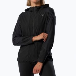 Kurtka do biegania damska Mizuno Active Alpha Hodded. Czarne kurtki damskie Mizuno, l, bez wzorów, z materiału, bez kaptura, do biegania. Za 219.99 zł.