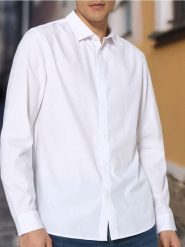 Koszula z kołnierzykiem - biały. Białe koszule męskie Sinsay, l, bez wzorów, klasyczne, bez kołnierzyka, bez ramiączek. Za 39.99 zł.