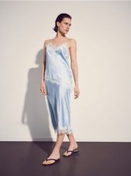 Spódnica midi z koronką - jasnoniebieski. Niebieskie spódnice damskie Reserved, l, bez wzorów, z koronki, midi, proste. Za 109.99 zł.