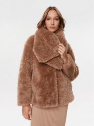 Guess Futro W3BL76 WEYQ0 Brązowy Regular Fit. Brązowe płaszcze damskie Guess, l, z aplikacjami, z futra, bez kaptura. Za 1,139.00 zł.