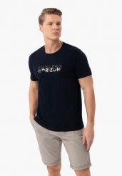 T-shirt z napisem T-RIZ. Niebieskie t-shirty męskie Volcano, l, bez wzorów, z bawełny, klasyczne, bez kołnierzyka. Za 59.99 zł.