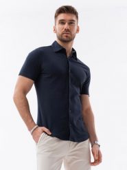 Męska dzianinowa koszula slim fit z krótkim rękawem i kołnierzykiem – granatowa V2. Niebieskie koszule męskie Ombre Clothing, m, bez wzorów, z bawełny, eleganckie, bez kołnierzyka, bez ramiączek. W wyprzedaży za 49.99 zł.