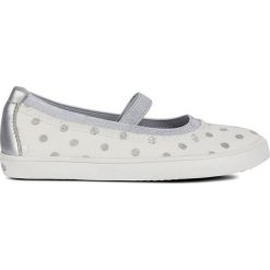 Baleriny "Gisli" w kolorze srebrno-białym. Baleriny dziewczęce marki Geox Kids. W wyprzedaży za 114.95 zł.
