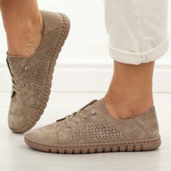 Fango skórzane półbuty damskie Jezzi 9771. Brązowe półbuty damskie Jezzi, na lato, w ażurowe wzory, z jeansu, biznesowe, z okrągłym noskiem, bez obcasa, bez zapięcia. Za 219.00 zł.