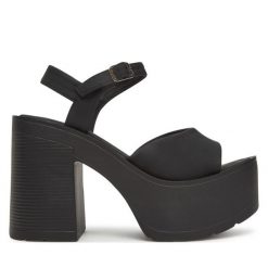 Sandały DeeZee. Czarne sandały damskie DeeZee, bez wzorów, bez obcasa, na słupku, bez zapięcia. Za 139.99 zł.