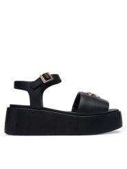 LOVE MOSCHINO Sandały JA16127I0OIA0000 Czarny. Czarne sandały damskie Love Moschino, bez wzorów, z materiału, bez obcasa, na koturnie, bez zapięcia. Za 929.99 zł.