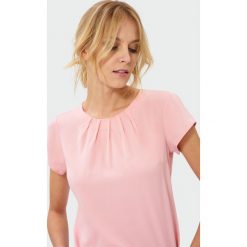 Bluzka z ozdobnymi zakładkami. Bluzki damskie marki Greenpoint. Za 49.99 zł.