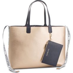 Torebka TOMMY HILFIGER - Iconic Tommy Tote AW0AW05640 909. Niebieskie torebki do ręki damskie Tommy Hilfiger, ze skóry ekologicznej. Za 599.00 zł.