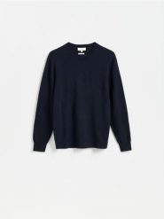 Sweter z wełną merino i kaszmirem - granatowy. Niebieskie swetry przez głowę męskie Reserved, l, bez wzorów, z kaszmiru, bez kołnierzyka. Za 299.99 zł.