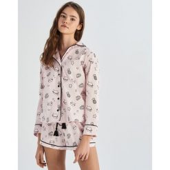 Dwuczęściowa piżama z nadrukiem all over - Różowy. Piżamy damskie Sinsay. W wyprzedaży za 49.99 zł.