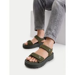Sandały G-Star. Brązowe sandały damskie G-Star, bez wzorów, bez obcasa, na płaskiej podeszwie, bez zapięcia. Za 173.99 zł.