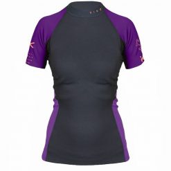 Koszulka damska neoprenowa SYMBIO NEW 1,5 mm z krótkim rękawem. Fioletowe koszulki sportowe damskie Hiko, xl, bez wzorów, z lycry, bez kołnierzyka, bez ramiączek, do pływania. Za 339.22 zł.