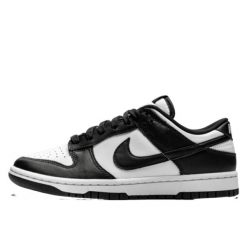 Buty do chodzenia dla dorosłych Nike Dunk Low White Black (Panda). Czarne obuwie sportowe damskie Nike, bez wzorów, z gumy, trekkingowe. Za 499.99 zł.