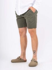 Męskie Spodenki Marcus Brad Shorts Beetle Green 19-200239-5097. Zielone szorty męskie MARCUS, m, bez wzorów. Za 99.99 zł.