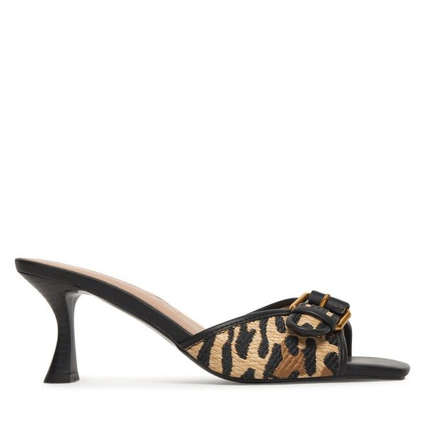 Klapki Guess. Brązowe klapki damskie Guess, z aplikacjami, bez obcasa. Za 335.99 zł.